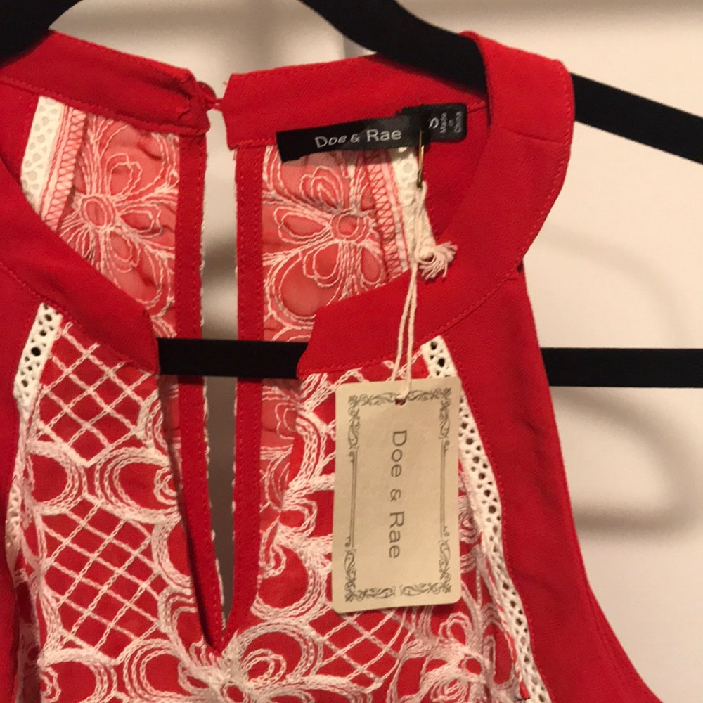 Doe & Rae Women’s Tank - Picture 2 of 3